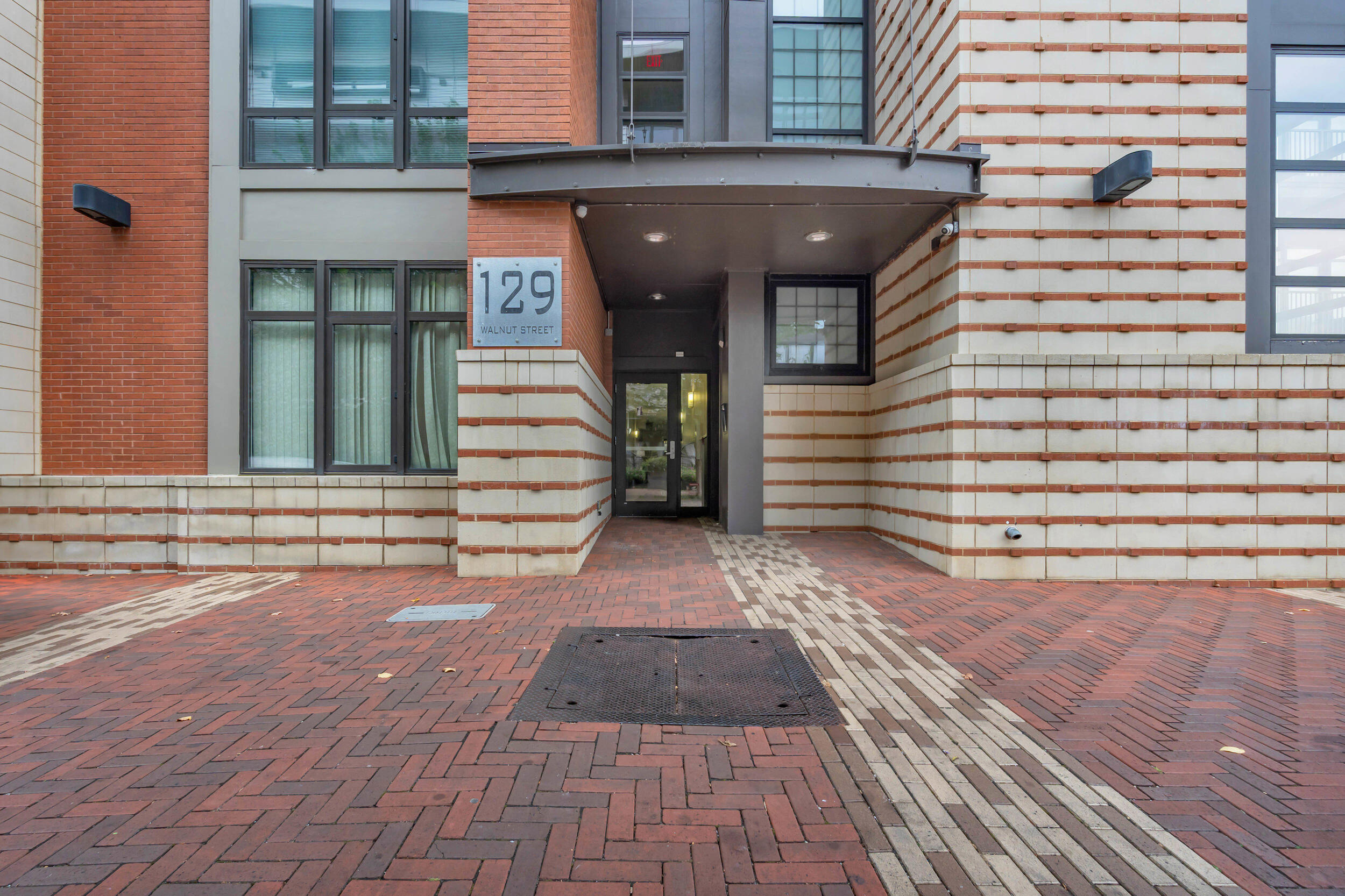 129 Walnut Street, 220