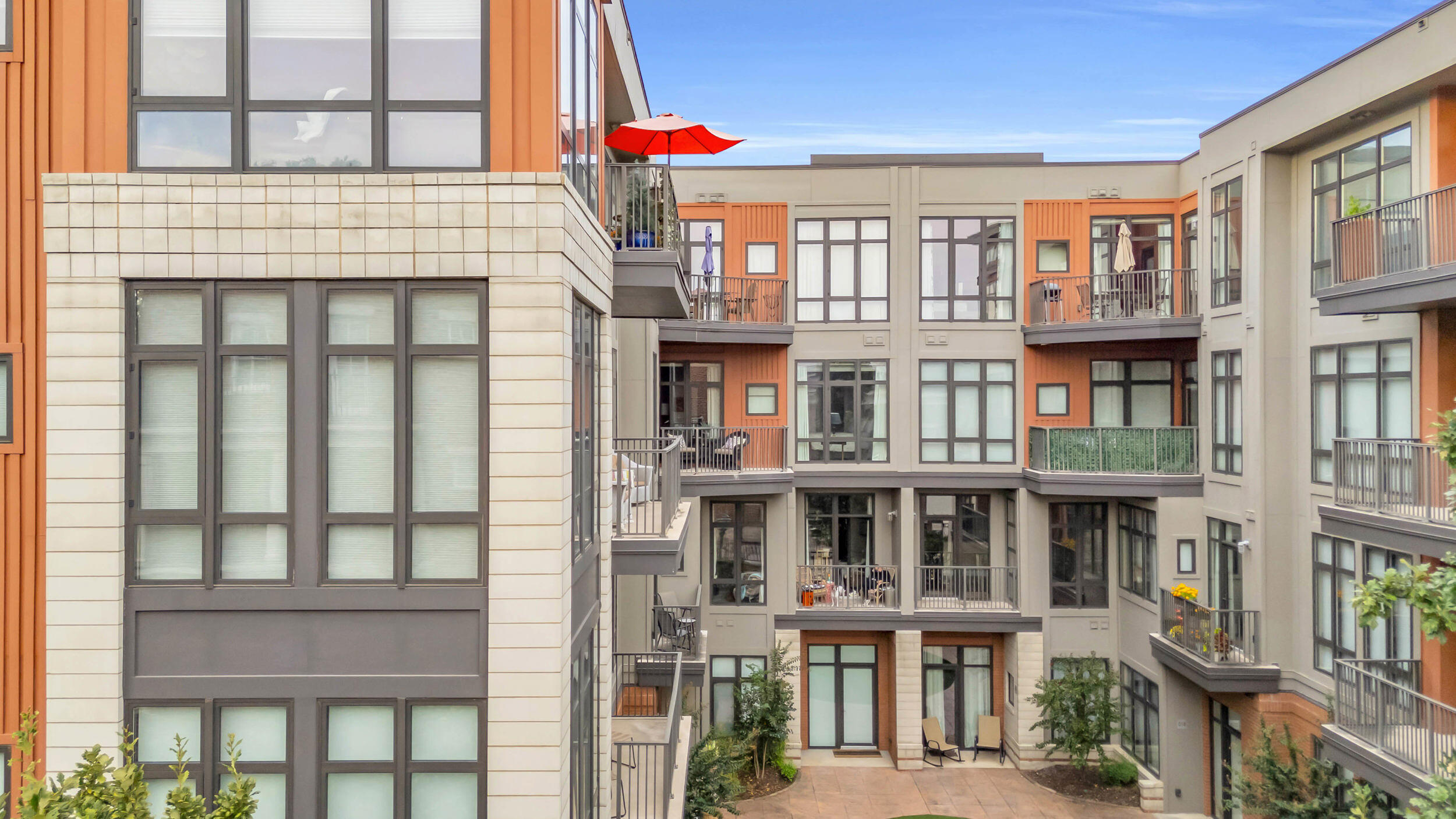 129 Walnut Street, 220