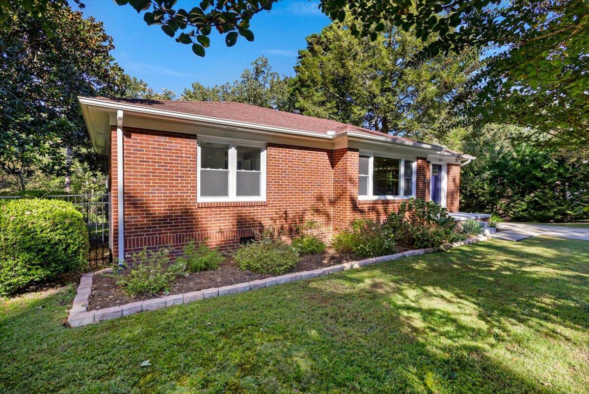 3813 Knollwood Drive