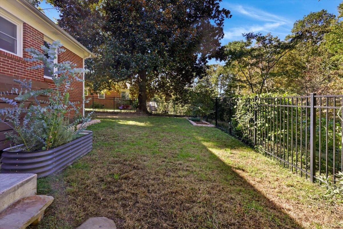 3813 Knollwood Drive