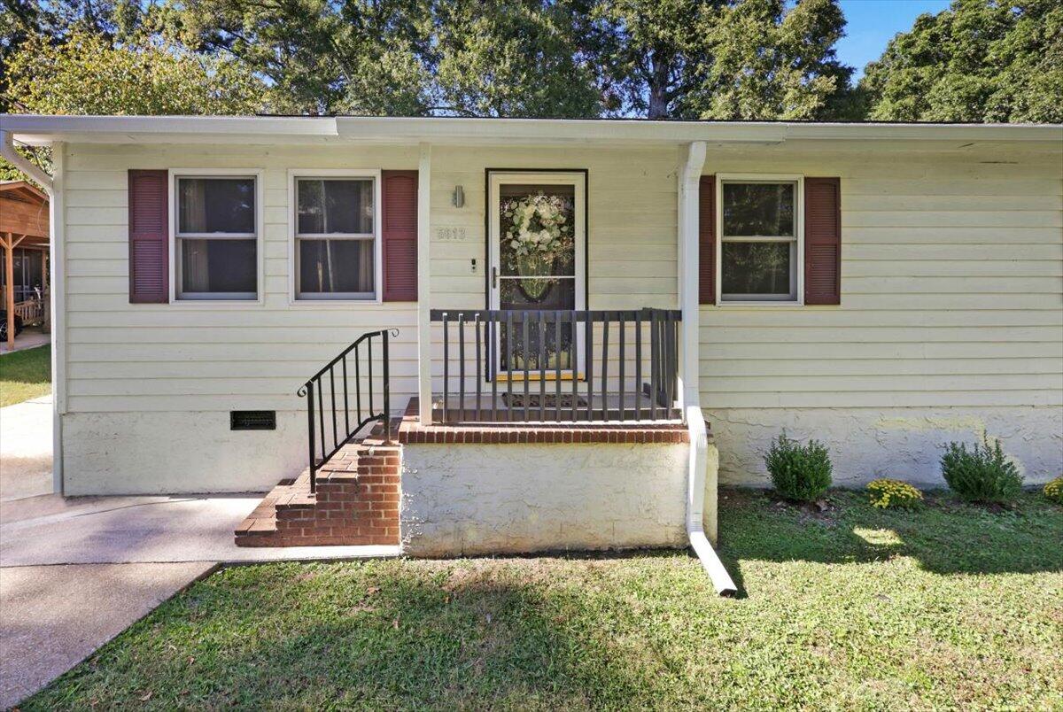 5613 Winding Lane
