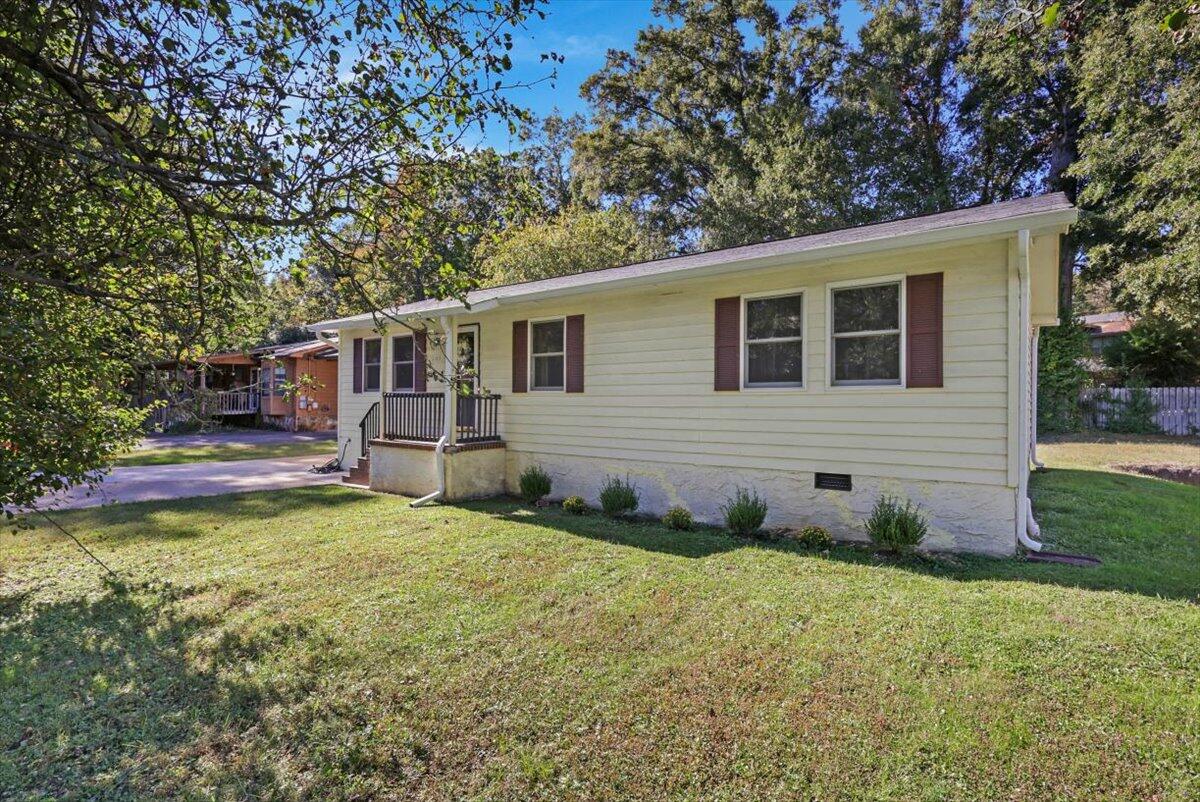5613 Winding Lane