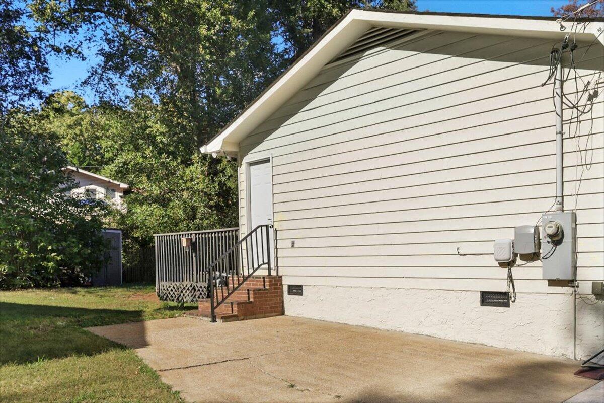 5613 Winding Lane