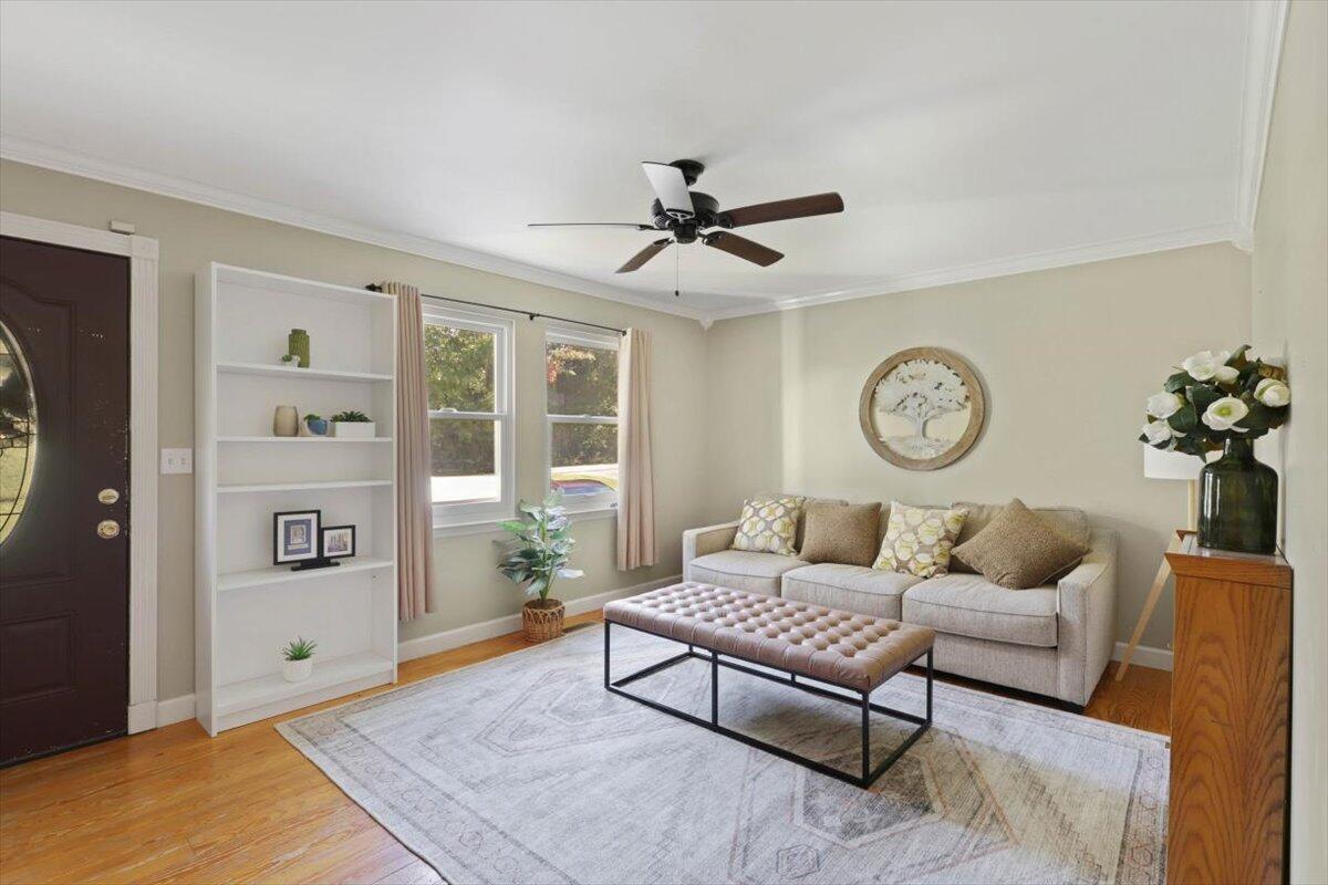 5613 Winding Lane