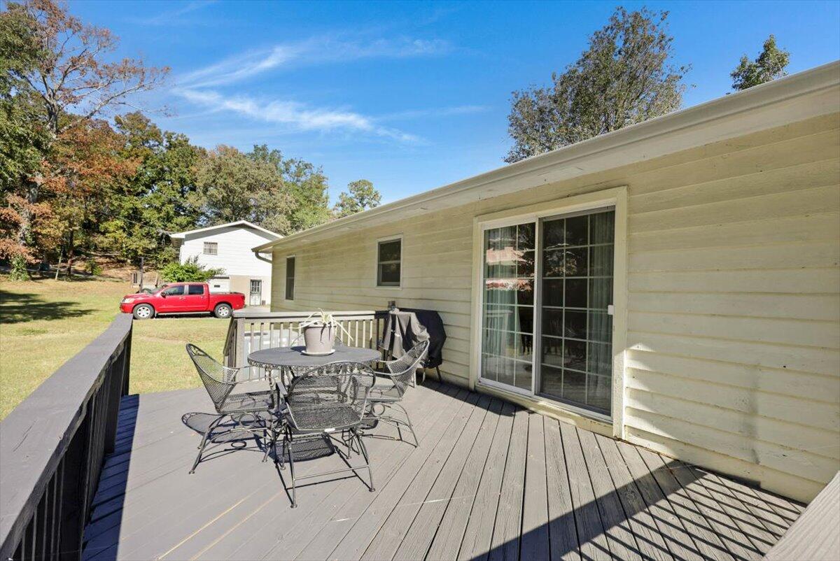 5613 Winding Lane