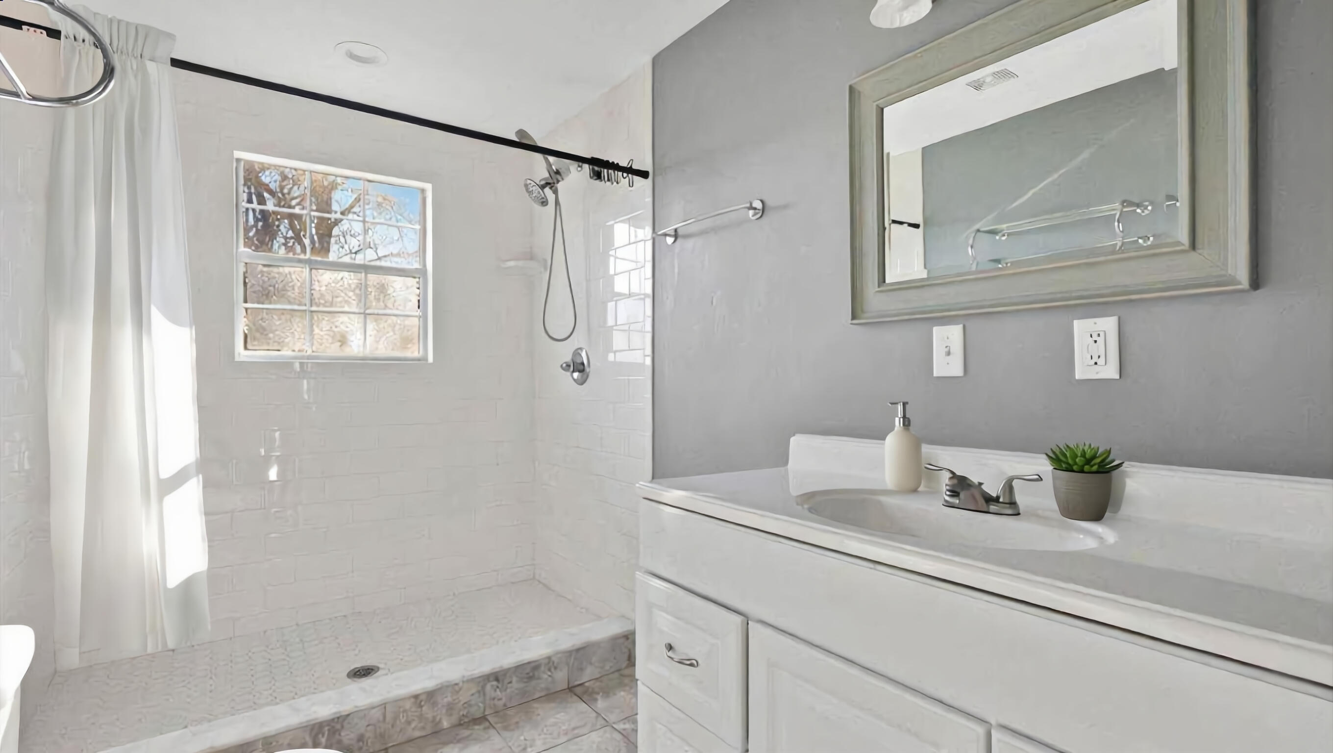 3638 Northrop Street