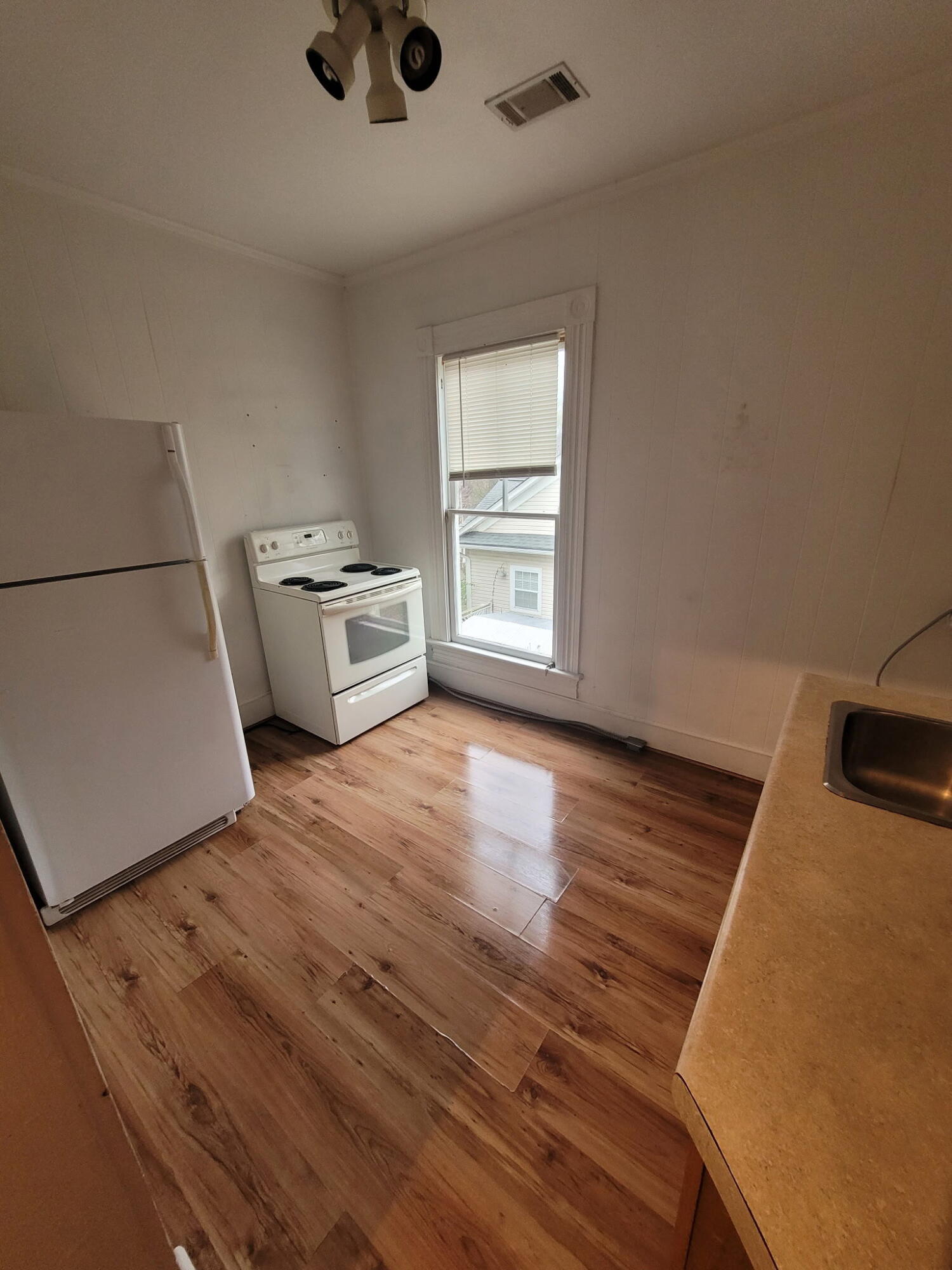 407 Colville Street, B
