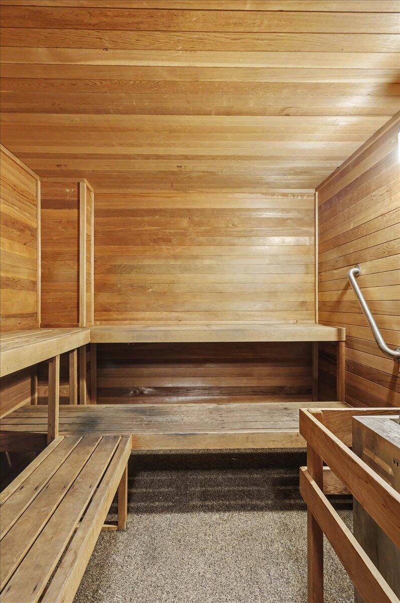 1414 Continental Drive, 1207