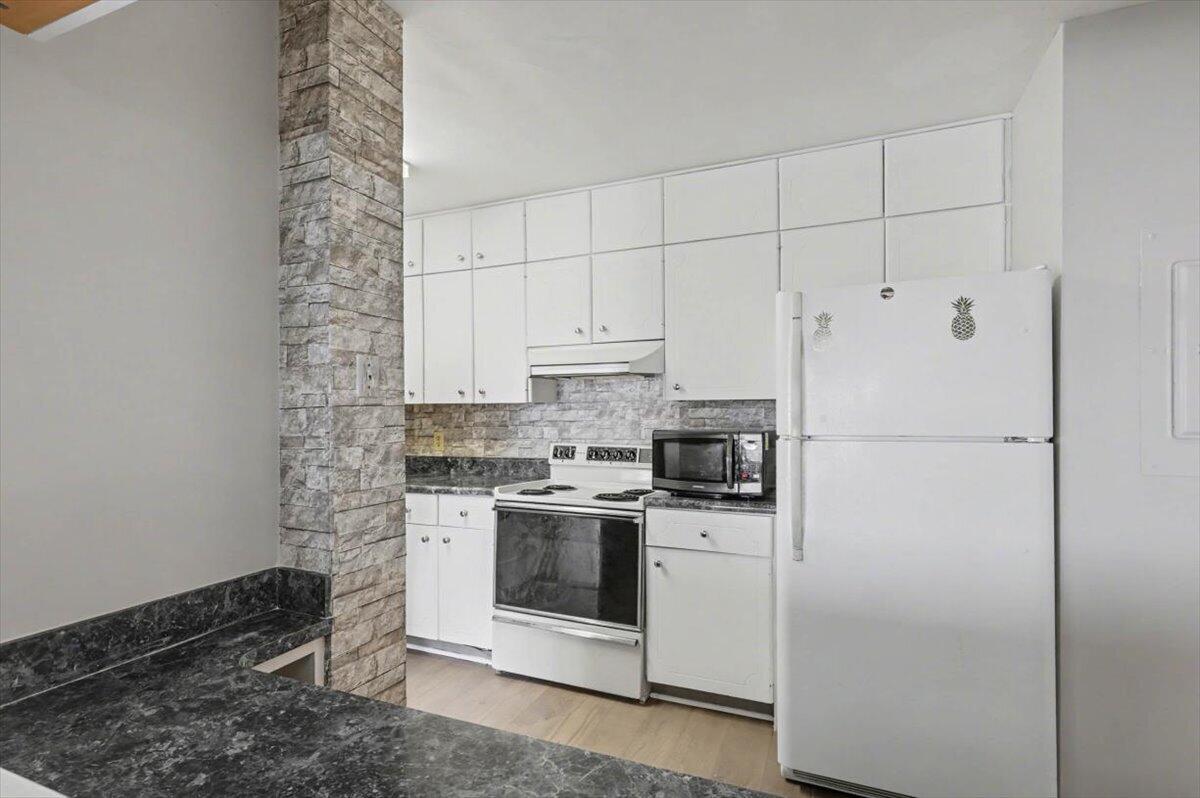 1414 Continental Drive, 1207