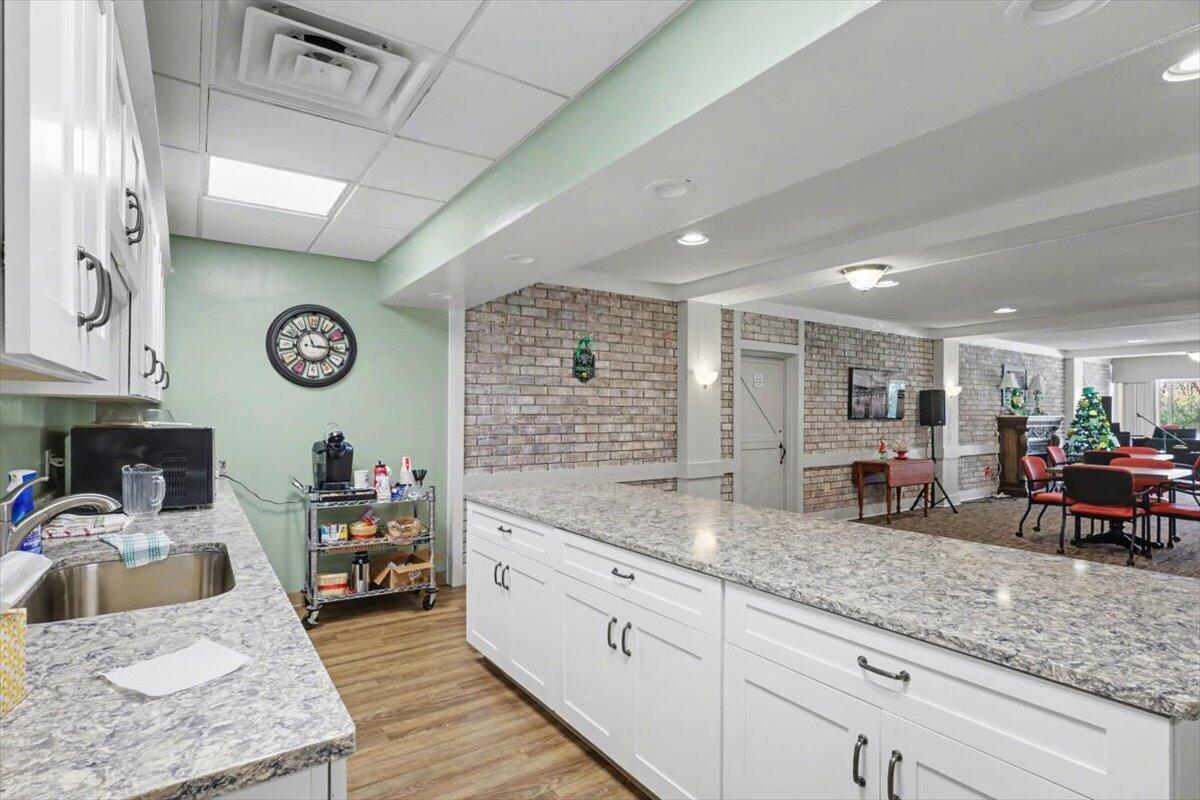 1414 Continental Drive, 1207