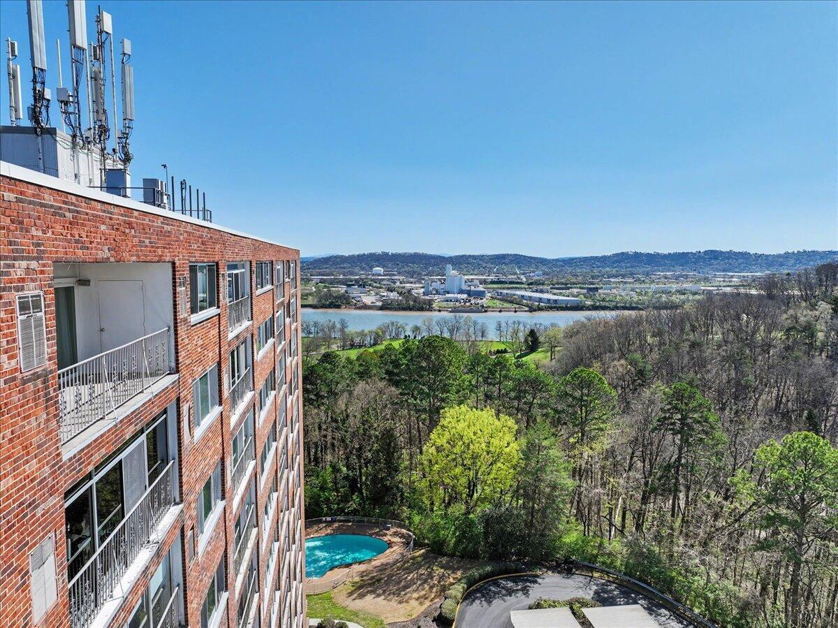 1414 Continental Drive, 1207