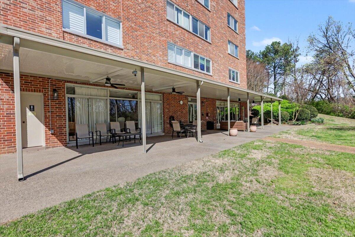 1414 Continental Drive, 1207