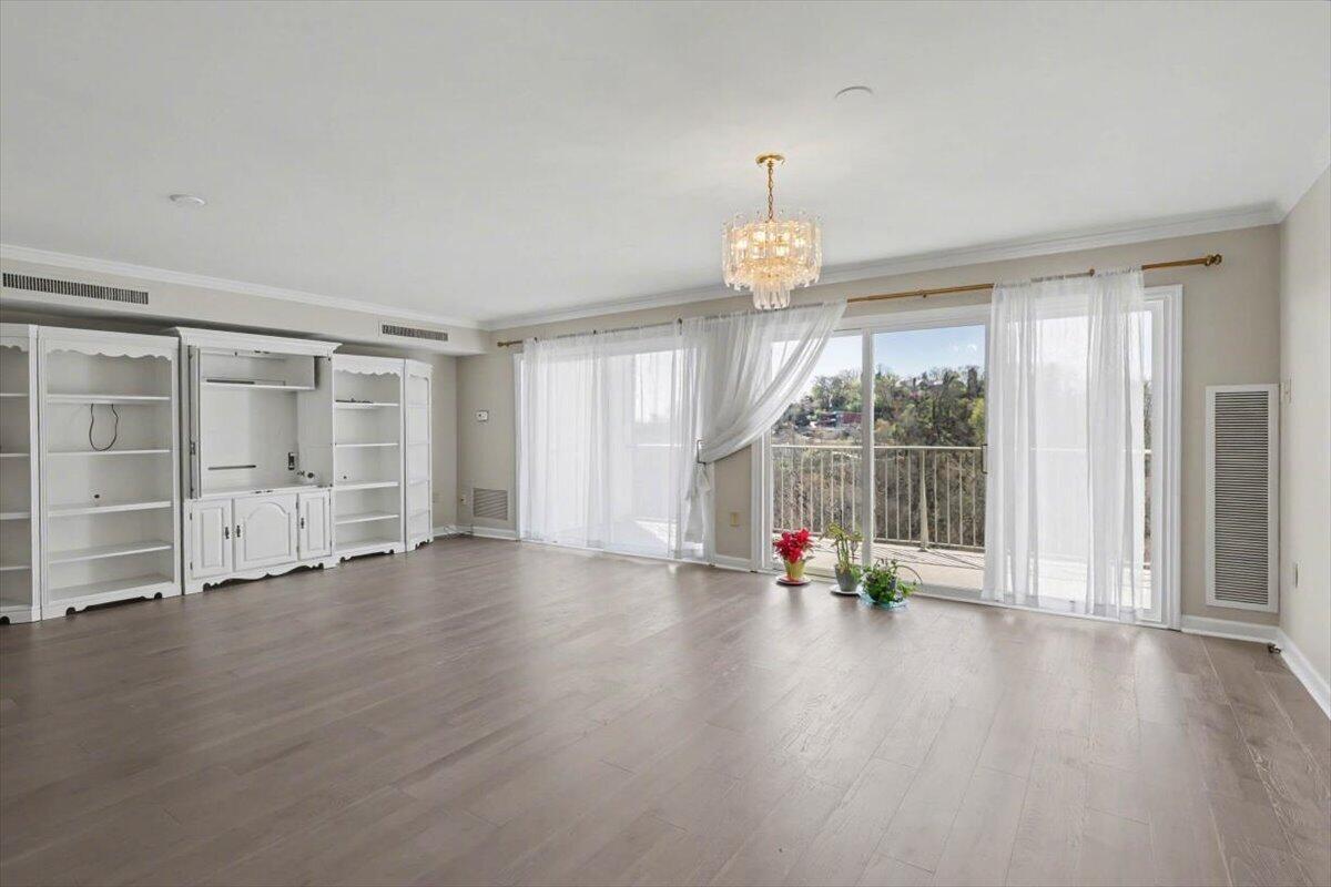 1414 Continental Drive, 1207