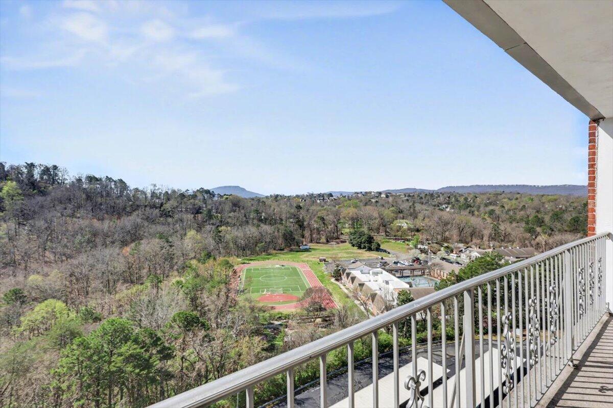 1414 Continental Drive, 1207