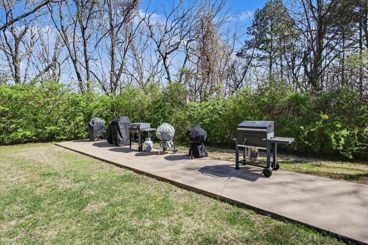 1414 Continental Drive, 1207