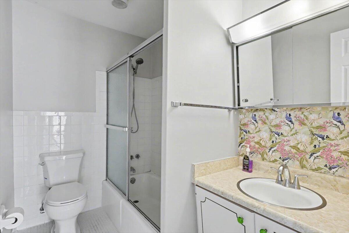 1414 Continental Drive, 1207