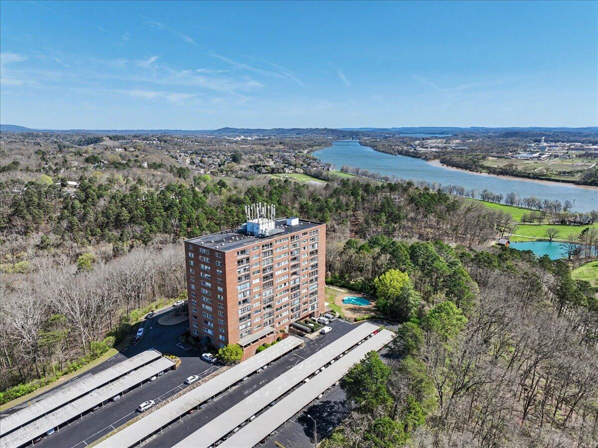 1414 Continental Drive, 1207