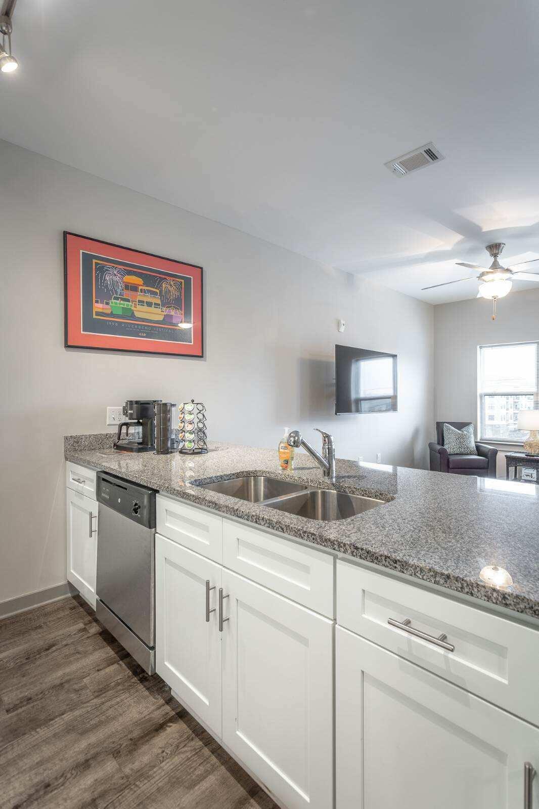 804 Riverfront Parkway, 208