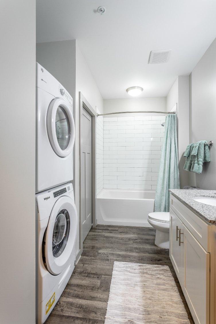 804 Riverfront Parkway, 208