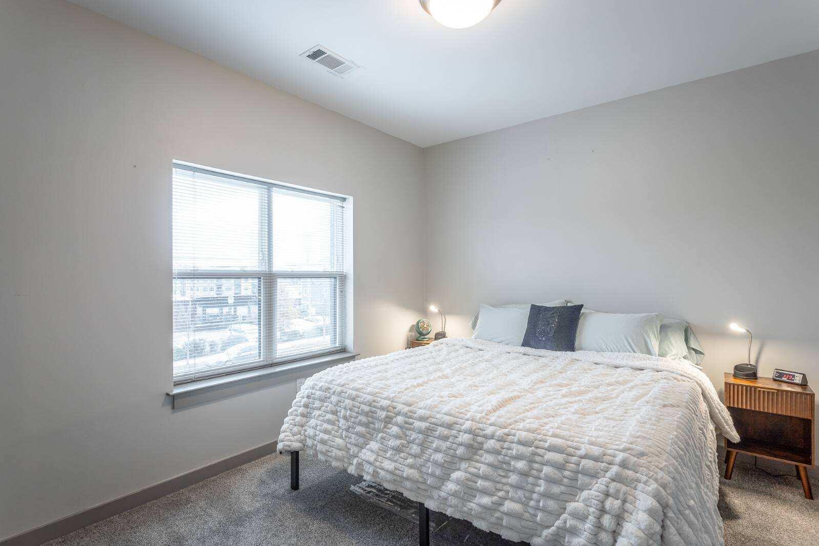 804 Riverfront Parkway, 208