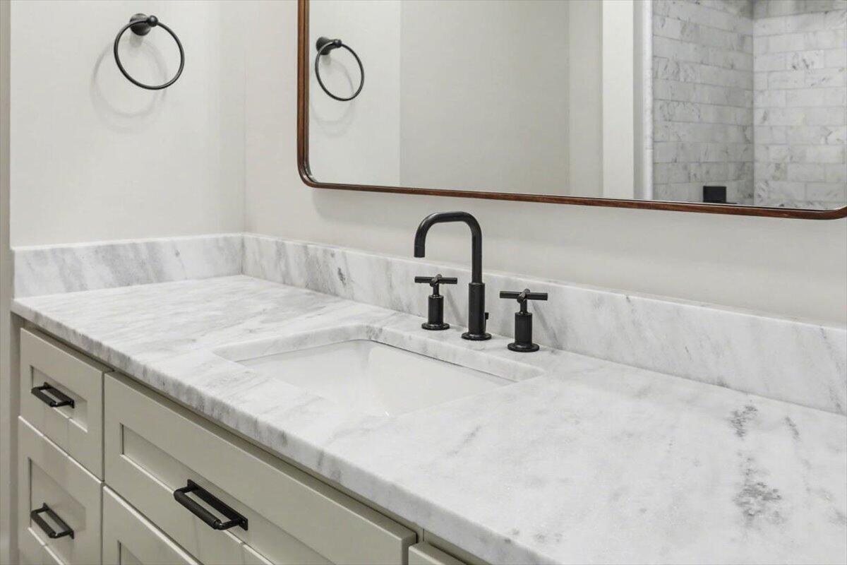 229 Delmont Street, 259