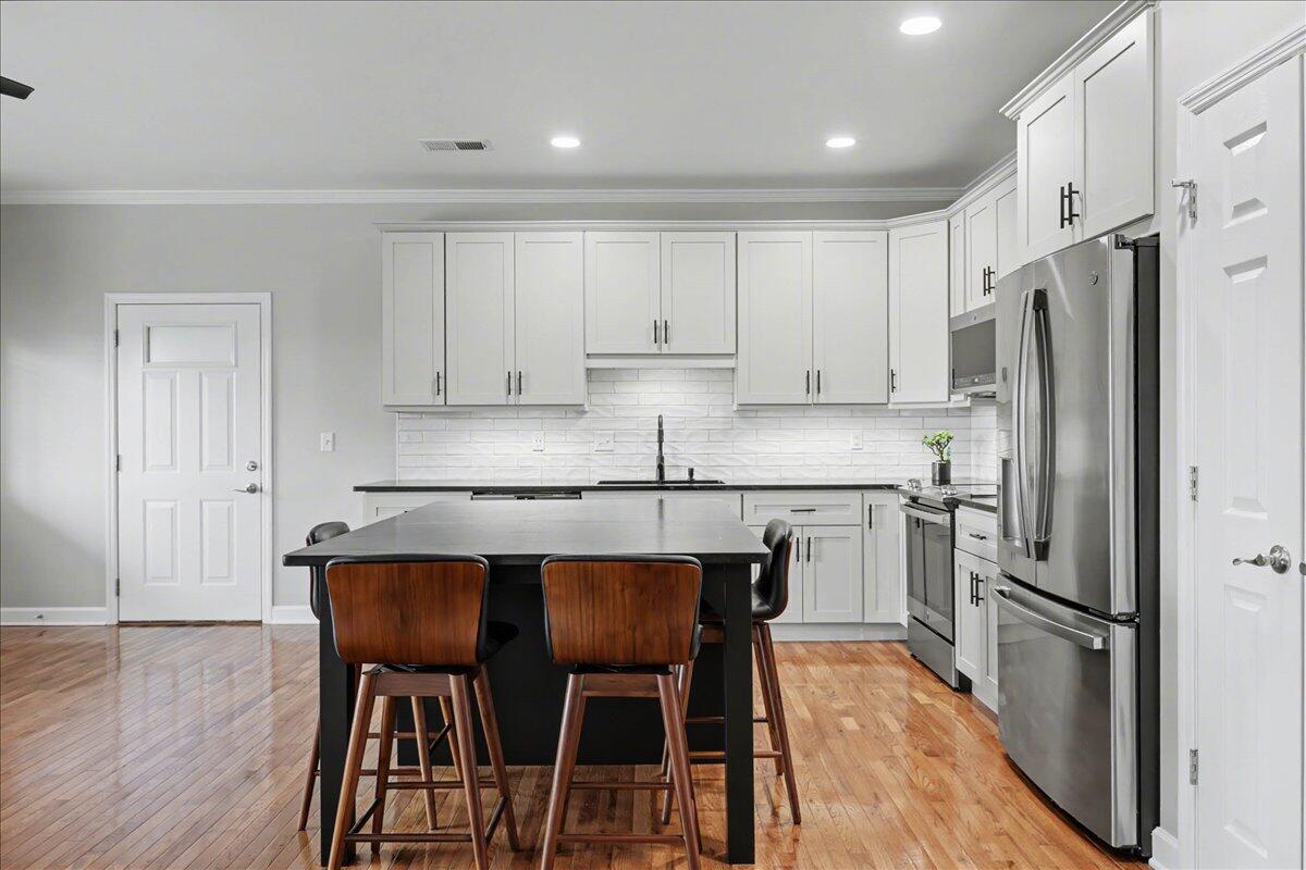 229 Delmont Street, 259