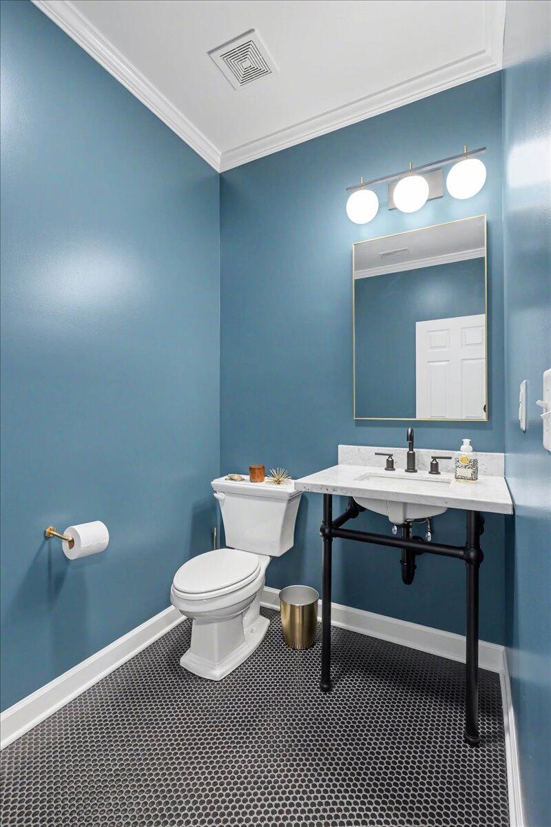 229 Delmont Street, 259