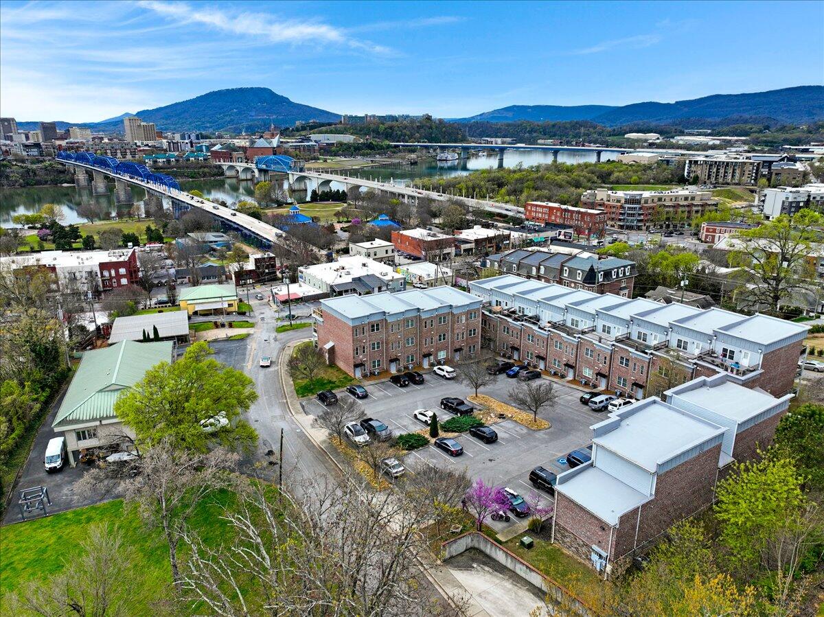 229 Delmont Street, 259