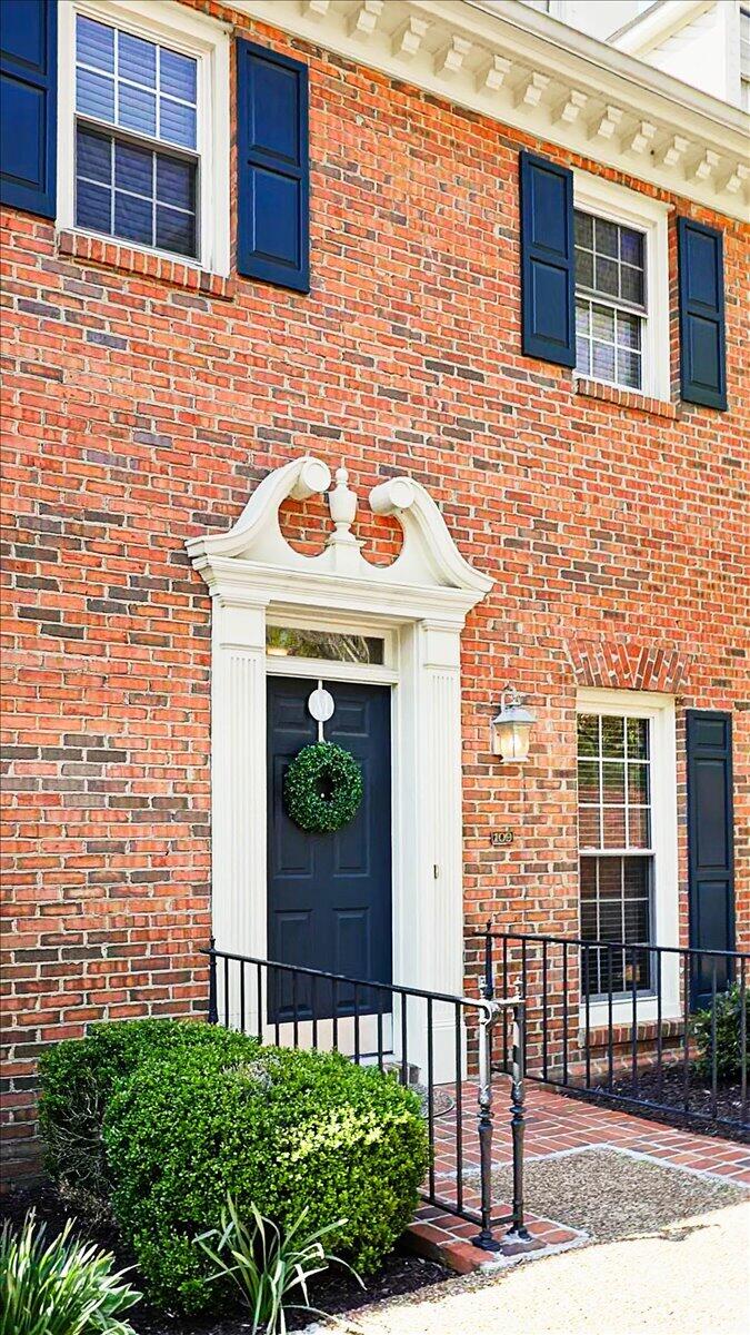 802 Signal Mountain Boulevard