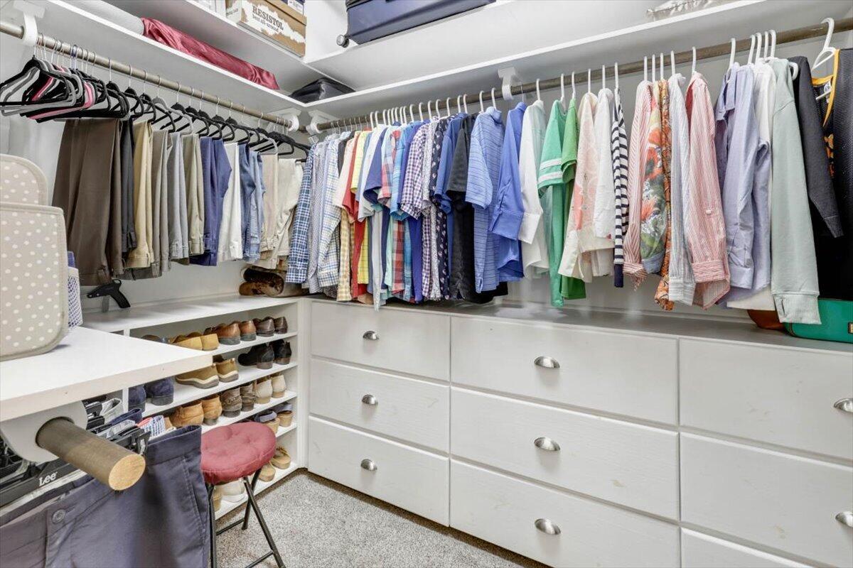 6201 Breezy Hollow Lane