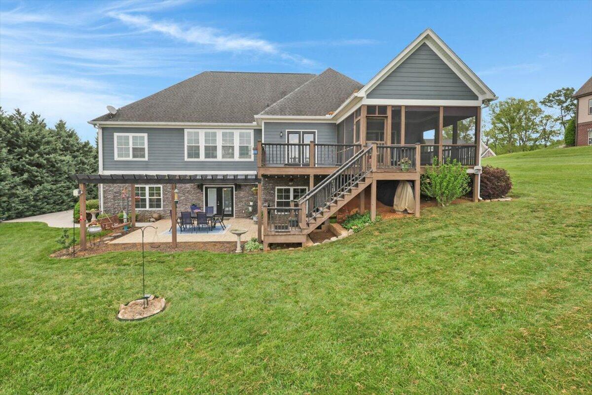 6201 Breezy Hollow Lane