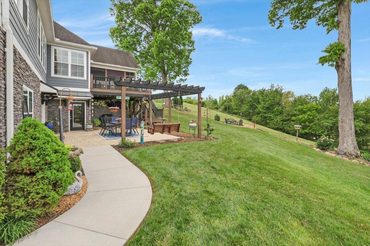 6201 Breezy Hollow Lane