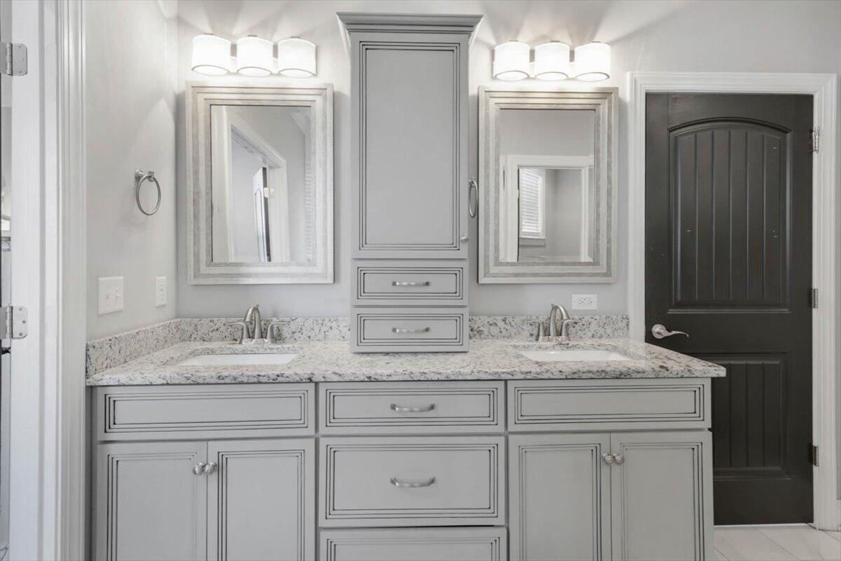 6201 Breezy Hollow Lane