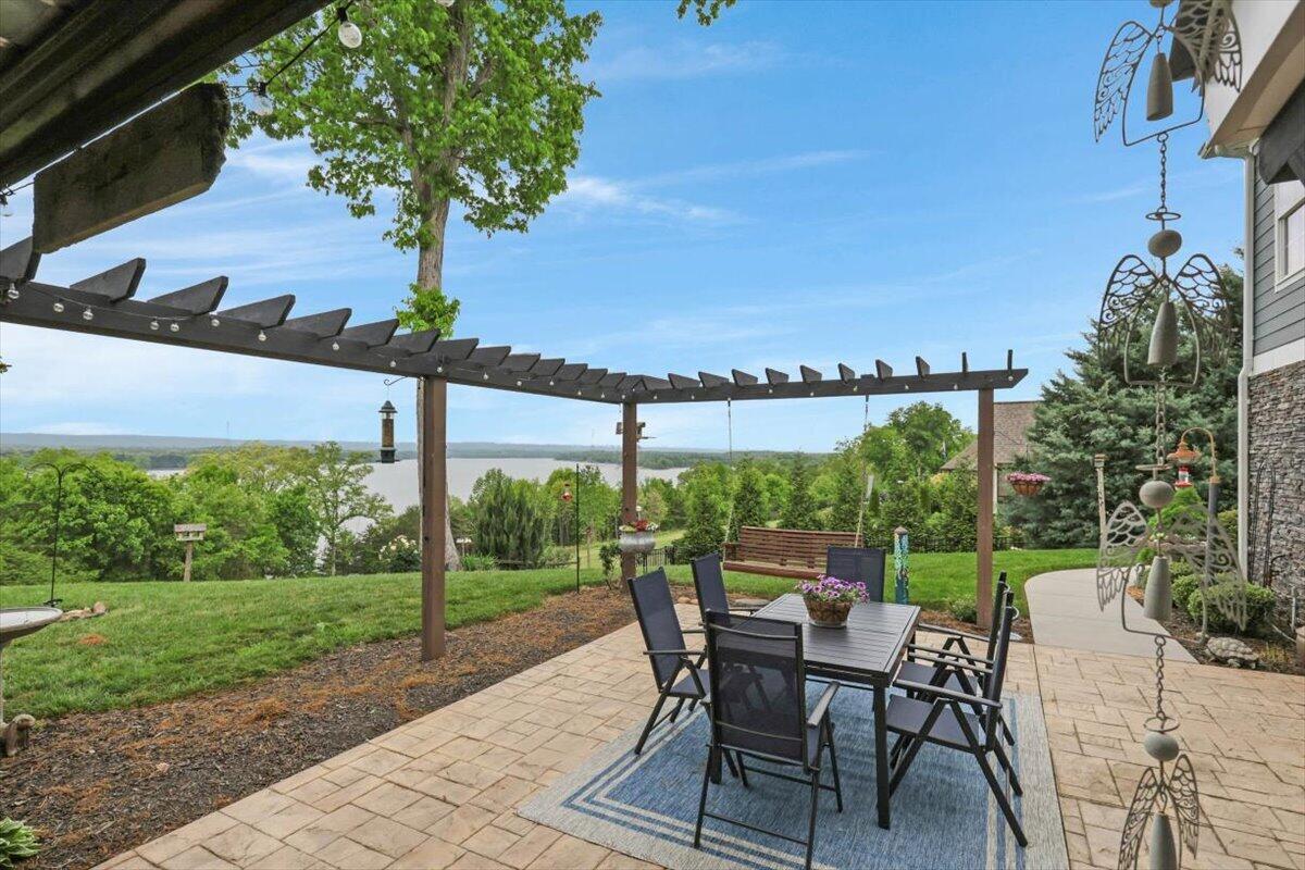 6201 Breezy Hollow Lane