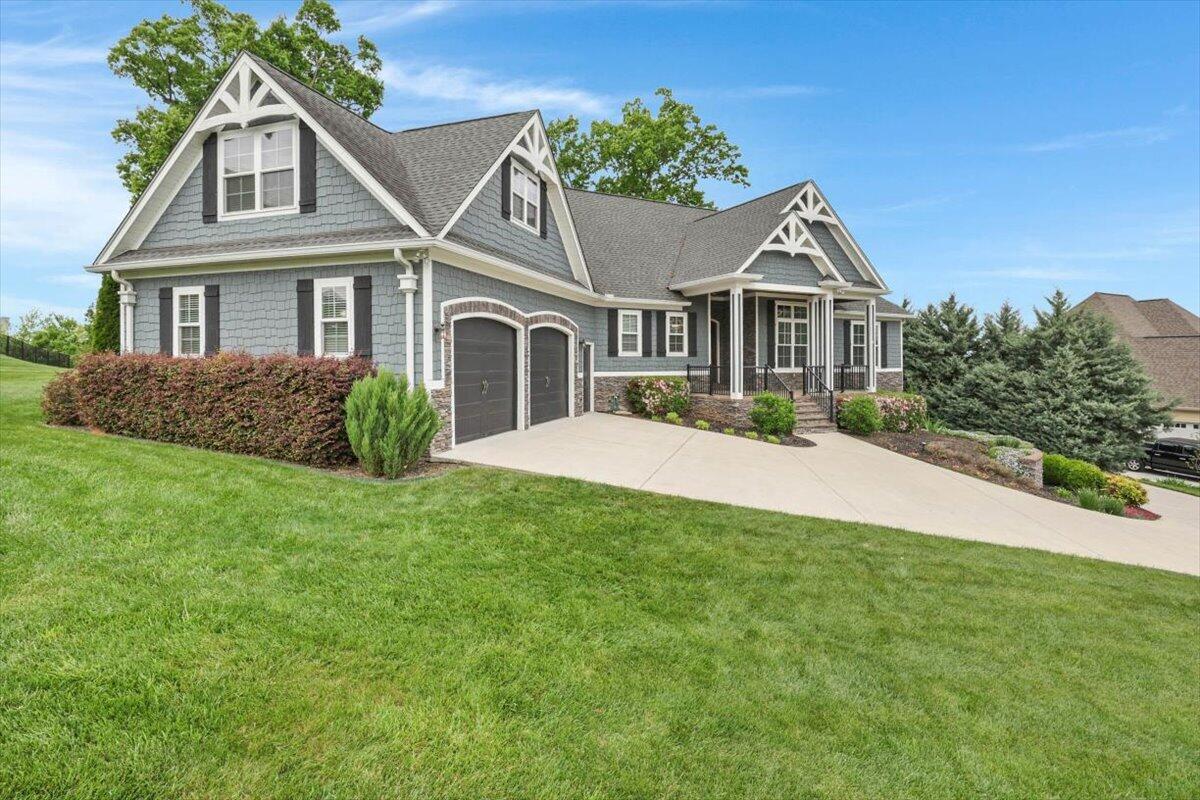 6201 Breezy Hollow Lane