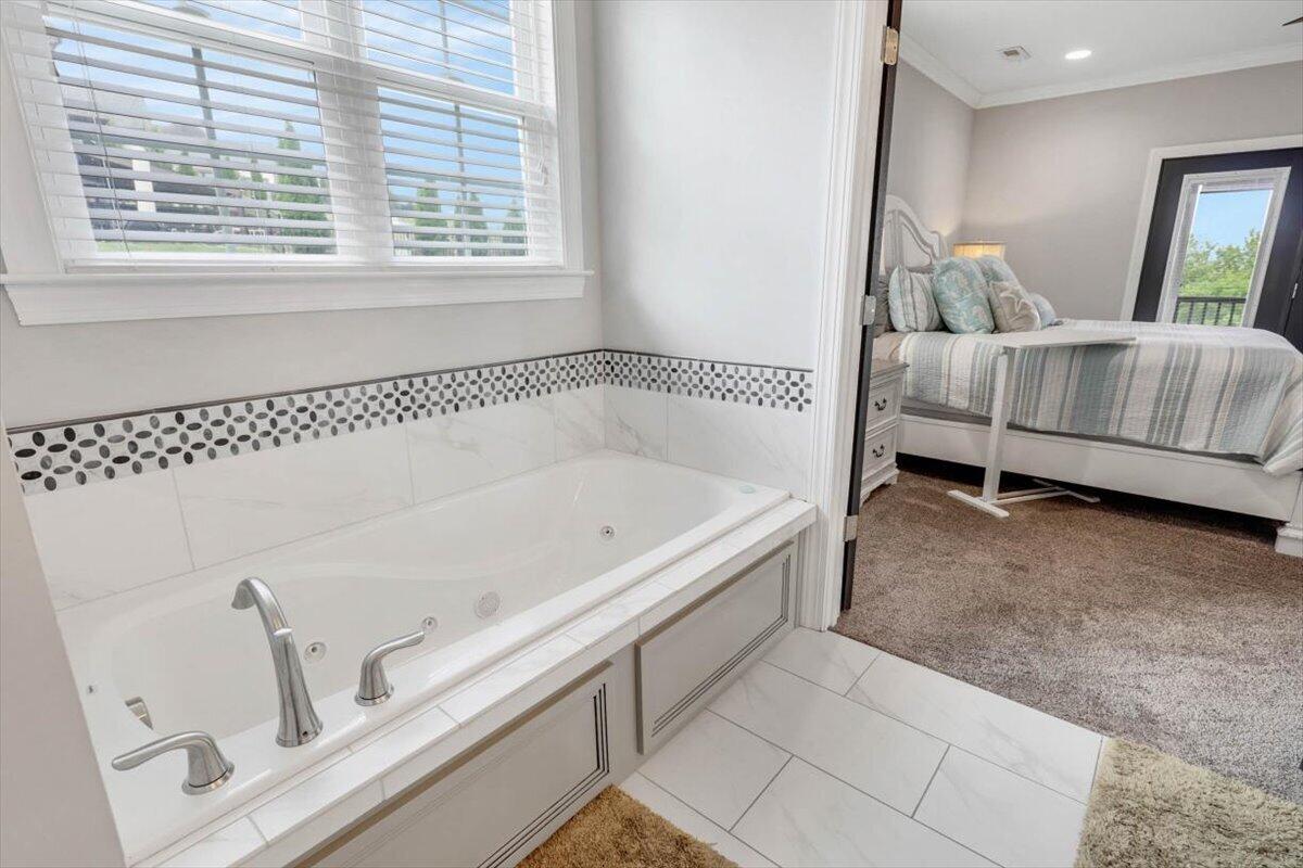 6201 Breezy Hollow Lane