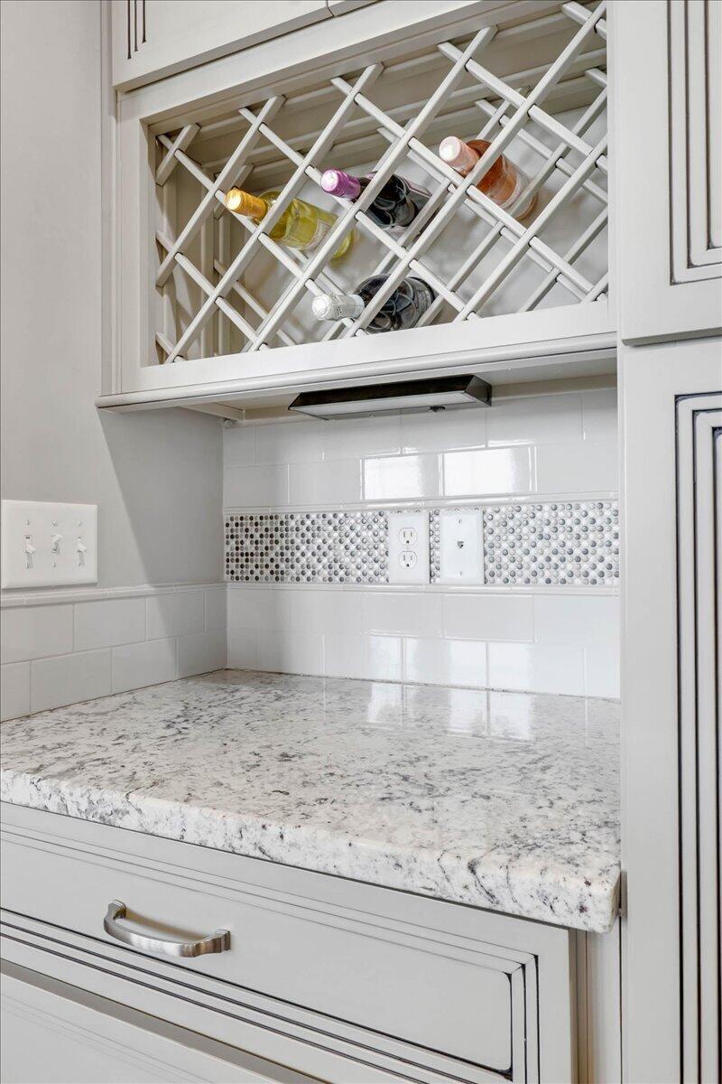 6201 Breezy Hollow Lane