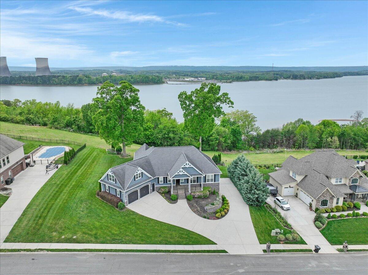 6201 Breezy Hollow Lane