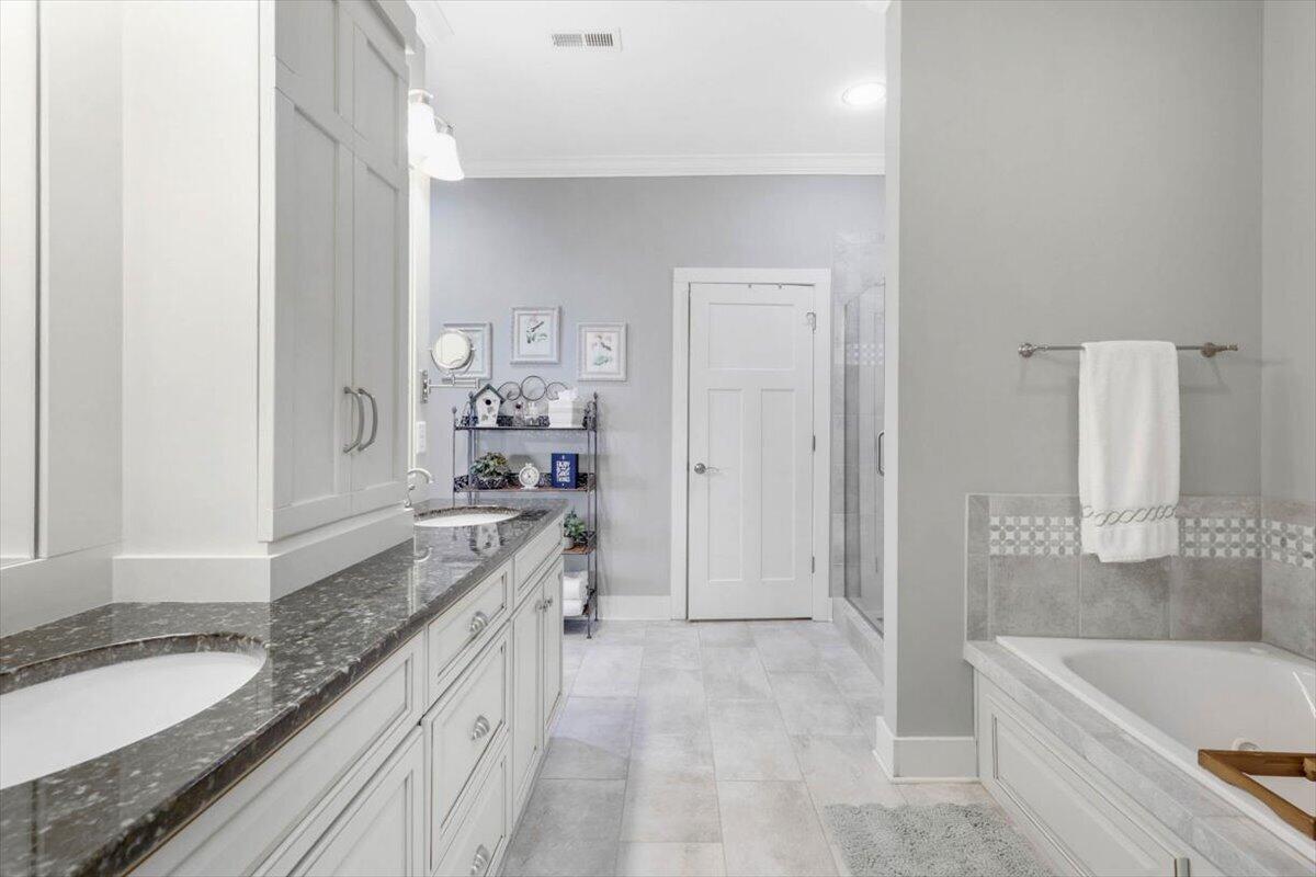 6201 Breezy Hollow Lane