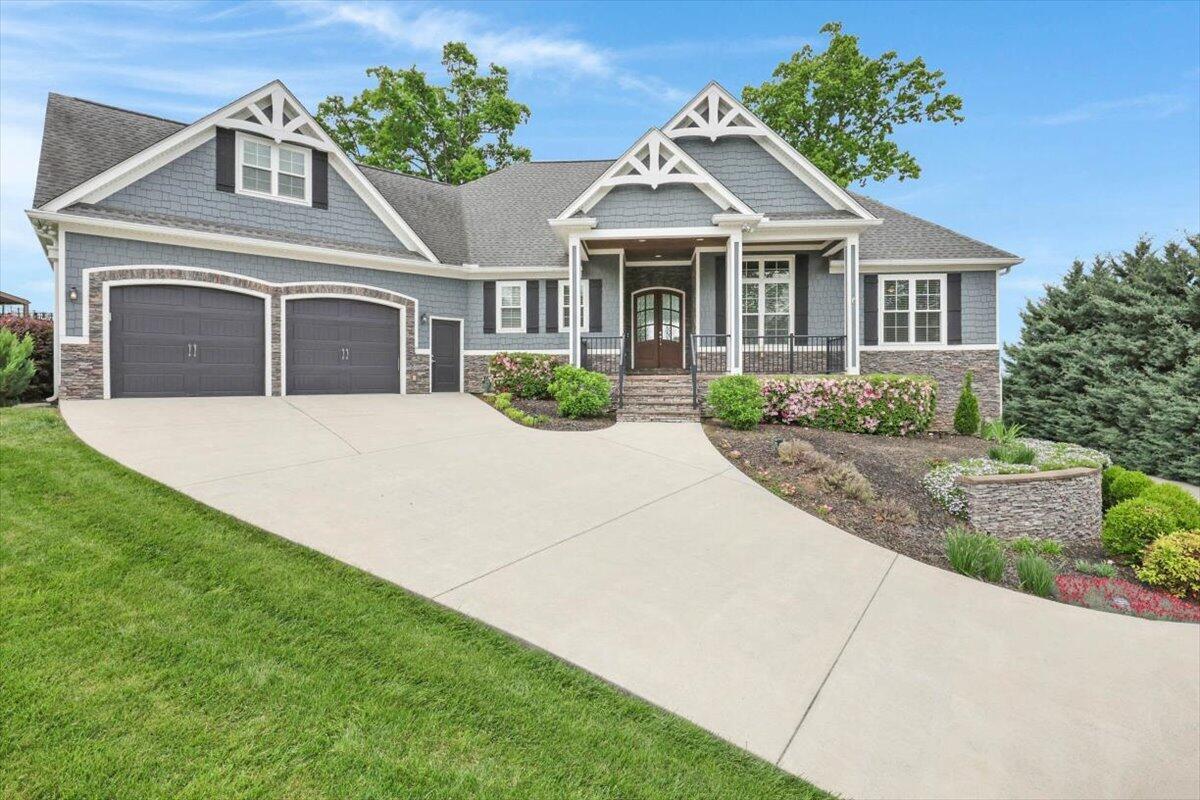 6201 Breezy Hollow Lane