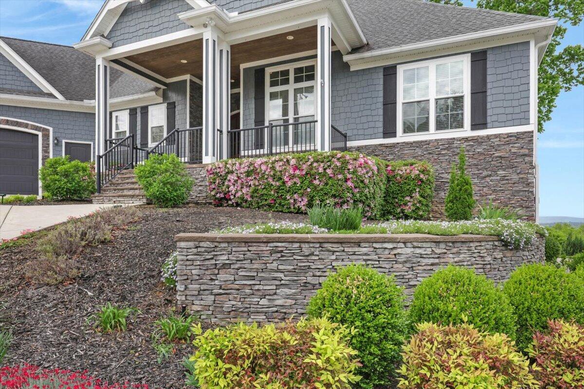 6201 Breezy Hollow Lane