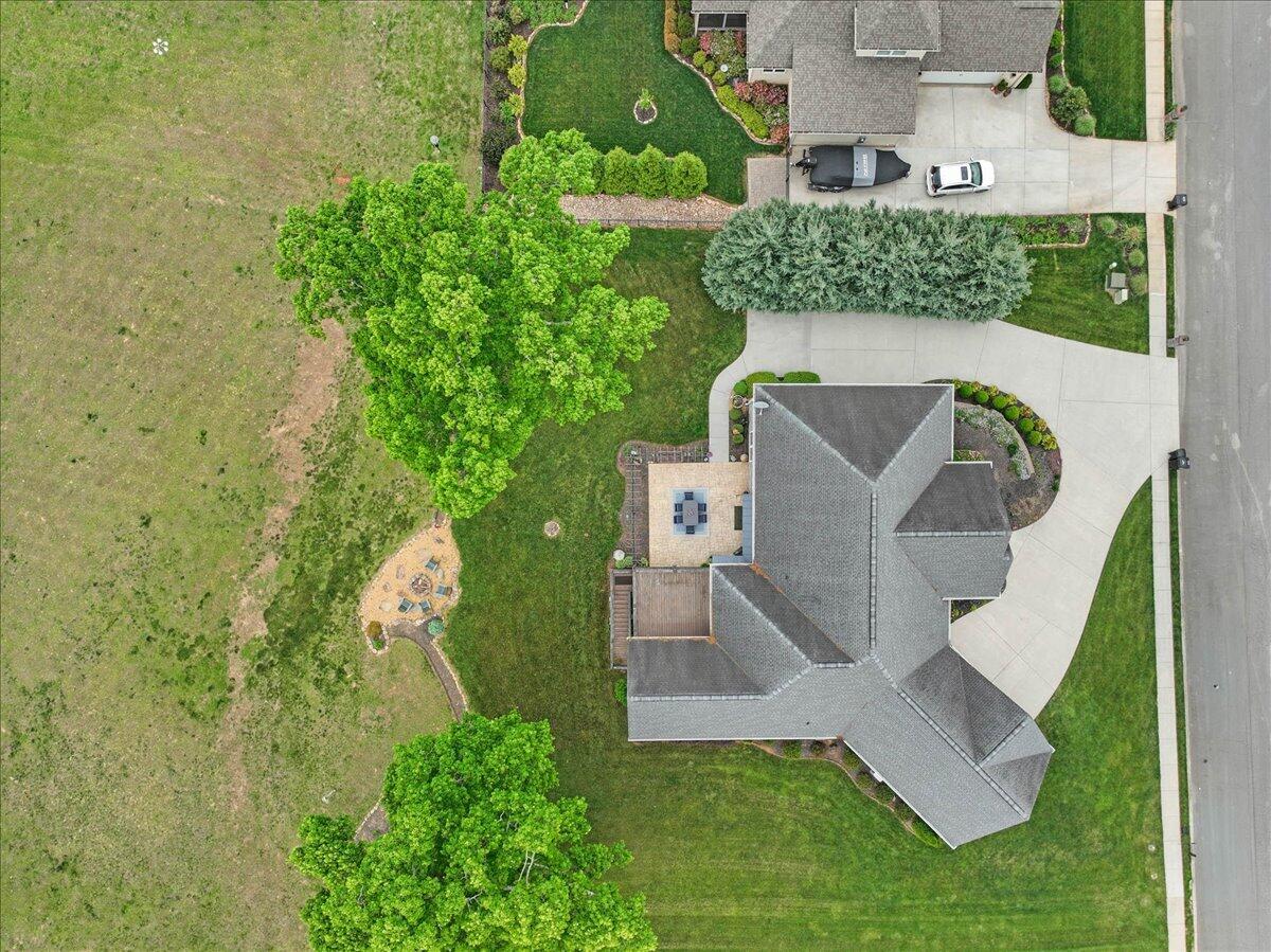 6201 Breezy Hollow Lane