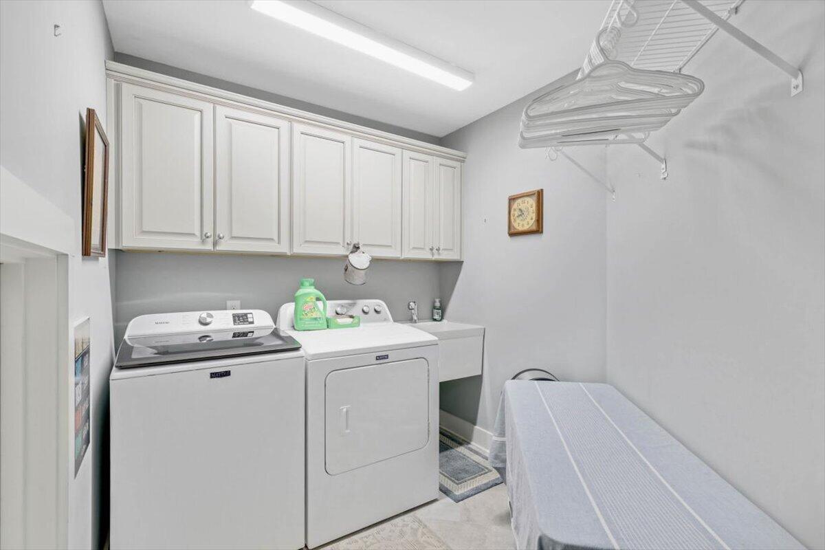 6201 Breezy Hollow Lane