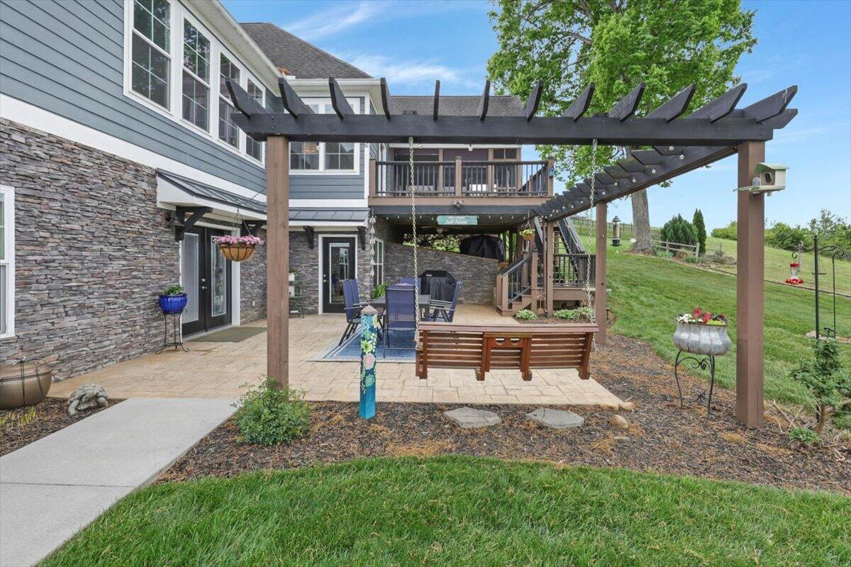 6201 Breezy Hollow Lane