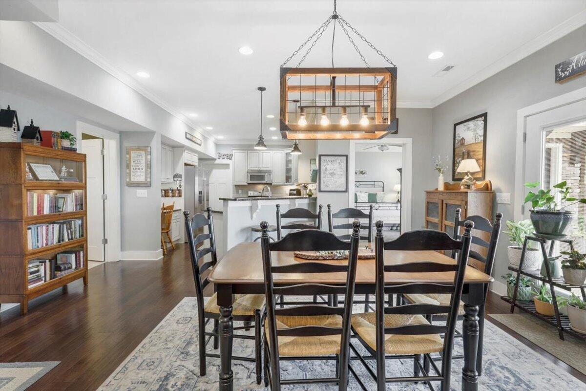 6201 Breezy Hollow Lane