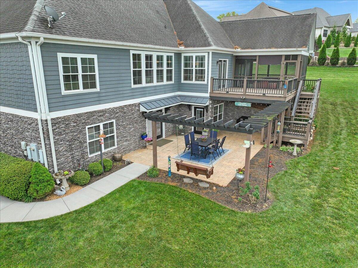 6201 Breezy Hollow Lane