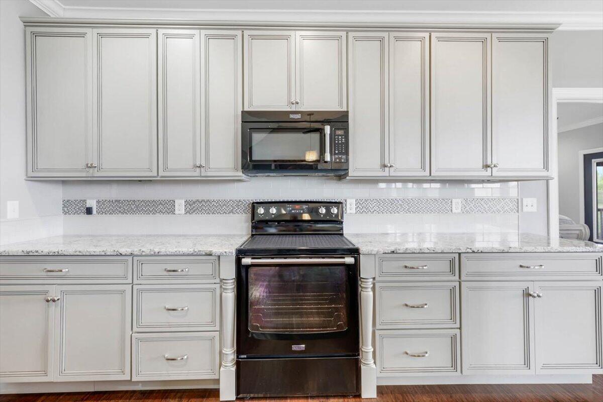 6201 Breezy Hollow Lane