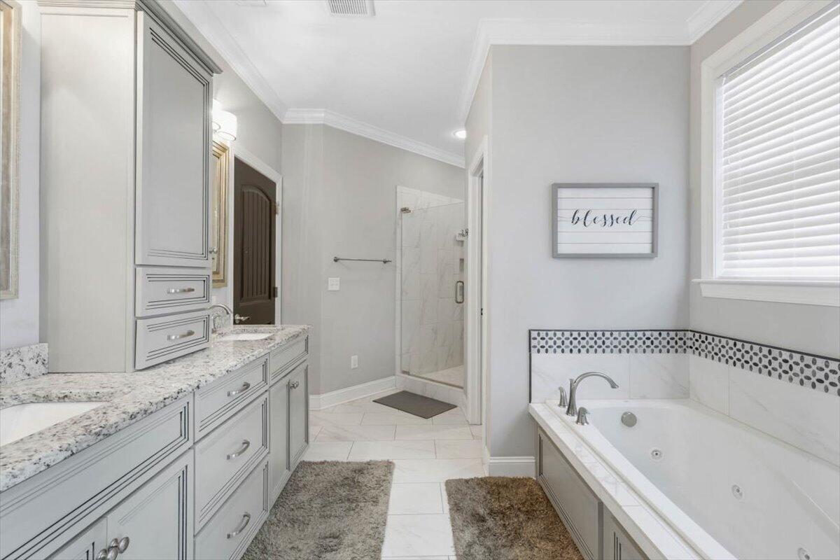 6201 Breezy Hollow Lane