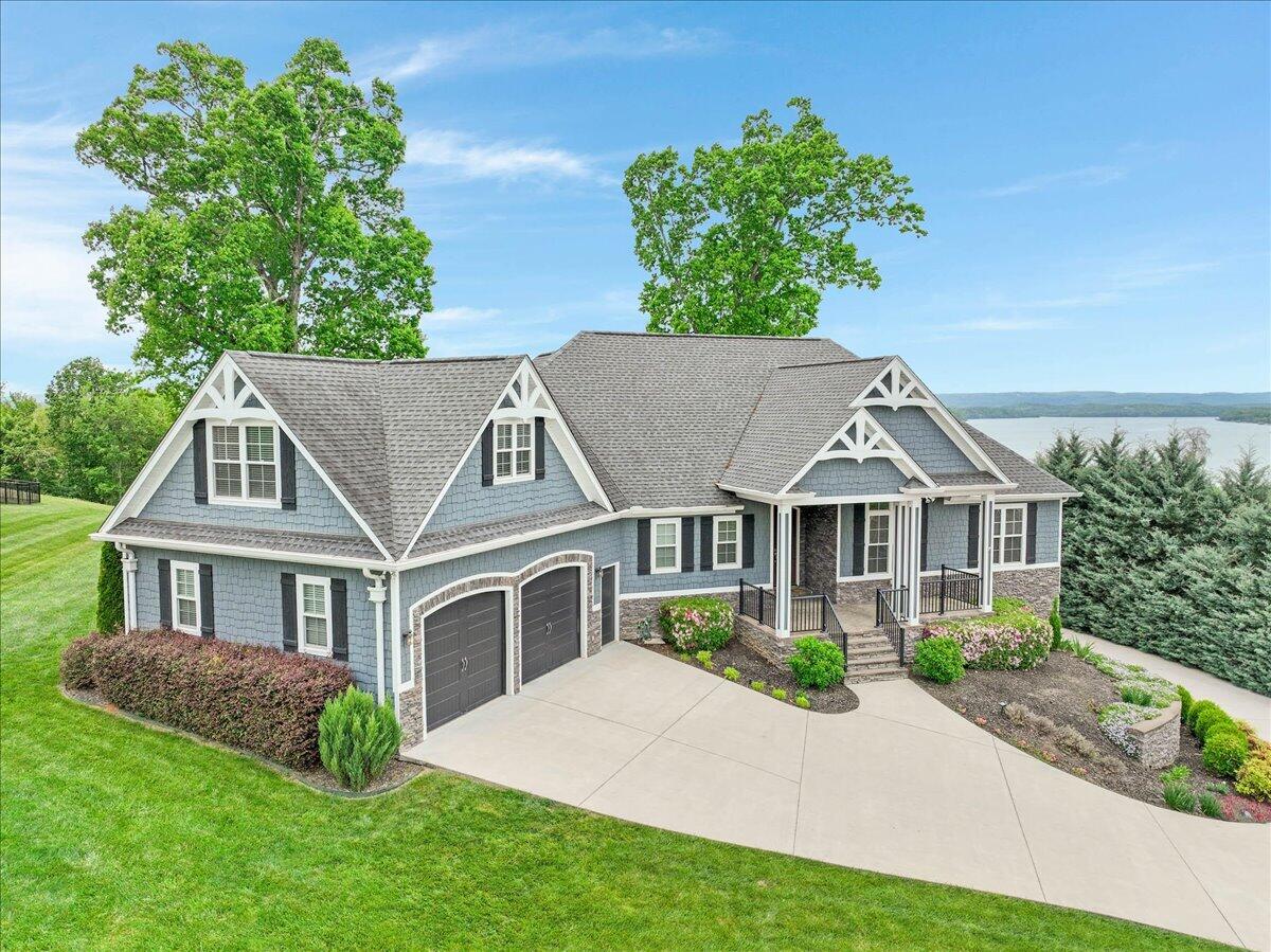 6201 Breezy Hollow Lane