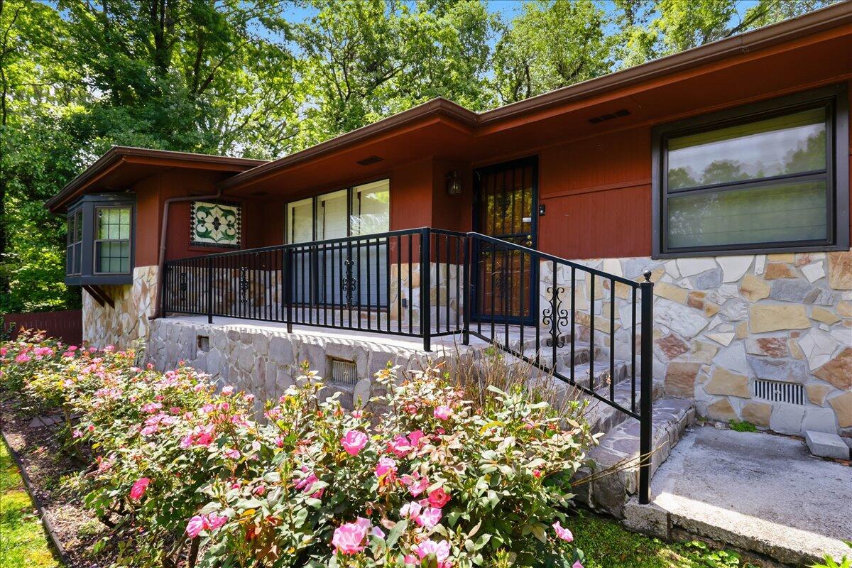 3842 Conahaney Trail